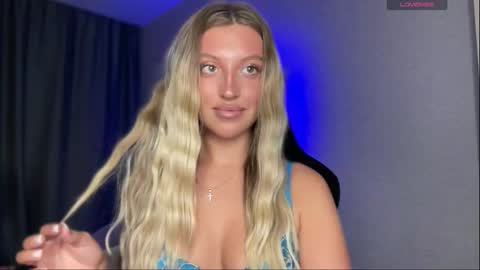 Snapshot of skyffi chatting on September 20, 6:20 pm GARRY AND SOPHIA online show from September 20, 6:20 pm