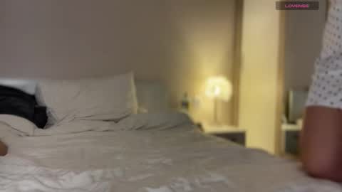 Snapshot of skyffi chatting on November 24, 8:30 pm GARRY AND SOPHIA online show from November 24, 8:30 pm