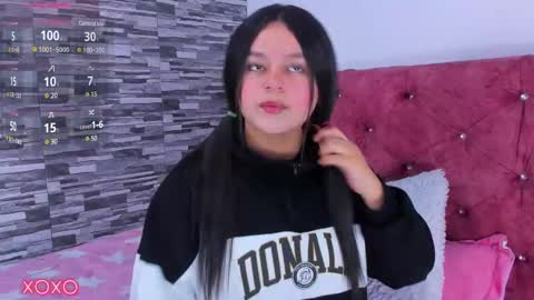 Snapshot of skyhotgirl chatting on March 4, 6:50 pm Sky online show from March 4, 6:50 pm