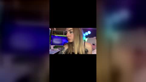 Snapshot of skyiswoke chatting on December 16, 12:37 am Sky online show from December 16, 12:37 am