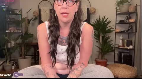 Snapshot of skylar_bird chatting on October 1, 11:22 pm skylar bird online show from October 1, 11:22 pm