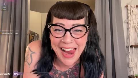 Snapshot of skylar_bird chatting on November 26, 7:26 pm skylar bird online show from November 26, 7:26 pm