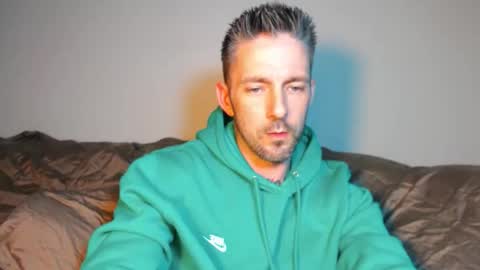 Snapshot of skylarrgrey chatting on May 9, 7:02 am SkylarGrey online show from May 9, 7:02 am