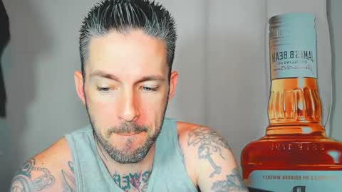 Snapshot of skylarrgrey chatting on May 11, 8:42 am SkylarGrey online show from May 11, 8:42 am