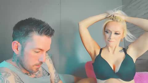 Snapshot of skylarrgrey chatting on May 13, 2:42 am SkylarGrey online show from May 13, 2:42 am