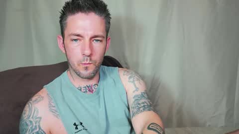 Snapshot of skylarrgrey chatting on May 20, 8:09 am SkylarGrey online show from May 20, 8:09 am