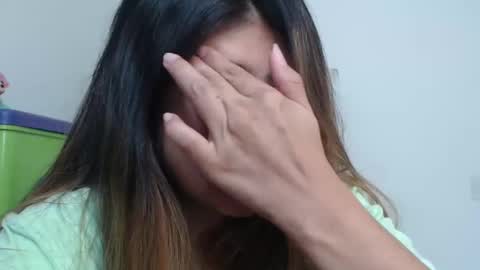 Snapshot of skyler1195 chatting on January 19, 6:00 pm Skyler online show from January 19, 6:00 pm