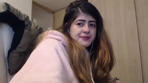 Snapshot of skyler1195 chatting on February 6, 2:55 am Skyler online show from February 6, 2:55 am