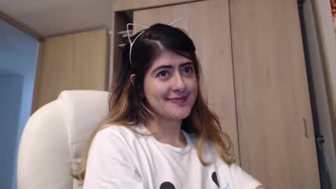 Snapshot of skyler1195 chatting on February 7, 2:29 am Skyler online show from February 7, 2:29 am