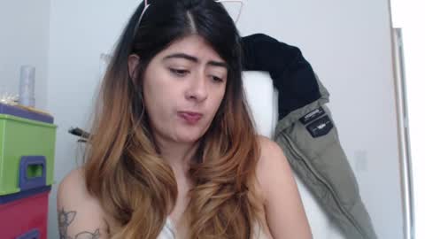 Snapshot of skyler1195 chatting on February 7, 6:34 pm Skyler online show from February 7, 6:34 pm