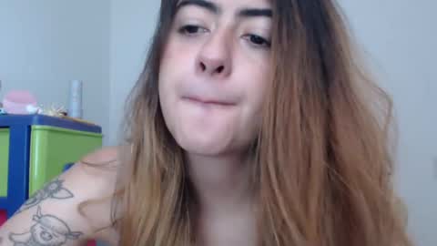 Snapshot of skyler1195 chatting on February 9, 7:52 pm Skyler online show from February 9, 7:52 pm