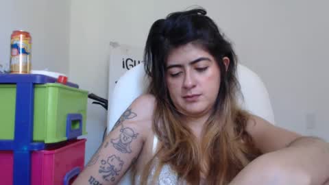 Snapshot of skyler1195 chatting on February 20, 8:25 pm Skyler online show from February 20, 8:25 pm