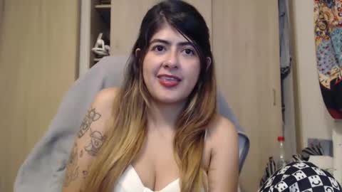 Snapshot of skyler1195 chatting on February 22, 1:44 am Skyler online show from February 22, 1:44 am