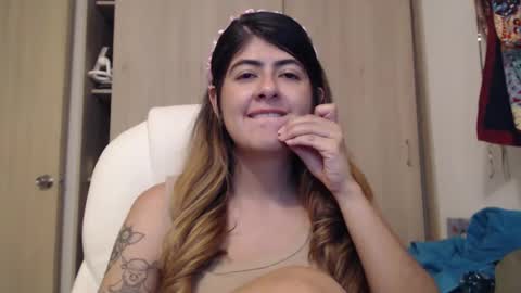 Snapshot of skyler1195 chatting on March 2, 2:51 am Skyler online show from March 2, 2:51 am