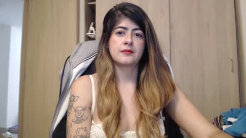 Snapshot of skyler1195 chatting on March 3, 2:15 am Skyler online show from March 3, 2:15 am