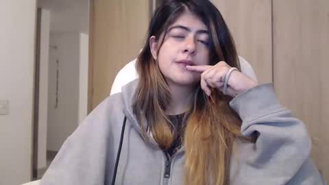 Snapshot of skyler1195 chatting on March 10, 6:49 am Skyler online show from March 10, 6:49 am