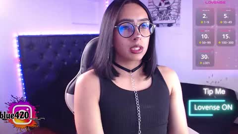 Snapshot of skyler__blue4 chatting on November 18, 8:57 pm blue online show from November 18, 8:57 pm