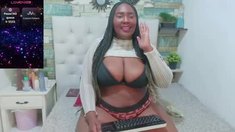 Snapshot of skyler_naomi chatting on April 21, 2:34 pm skyler_naomi online show from April 21, 2:34 pm