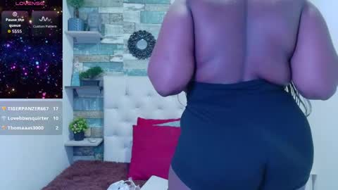 Snapshot of skyler_naomi chatting on May 11, 1:06 pm skyler_naomi online show from May 11, 1:06 pm