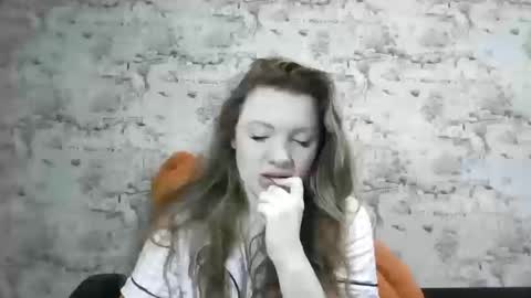 Skyler online show from March 12, 9:59 am