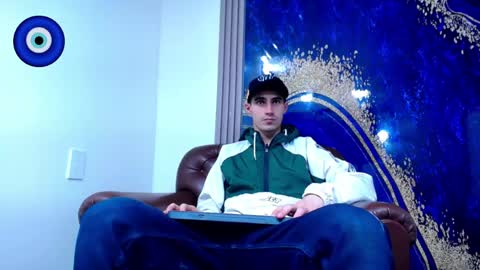 Snapshot of skyler_wild chatting on May 22, 11:43 pm Skyler online show from May 22, 11:43 pm