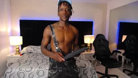 SKYLERBIGXXX online show from April 15, 4:41 am