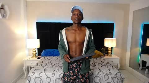 SKYLERBIGXXX online show from April 17, 4:37 am