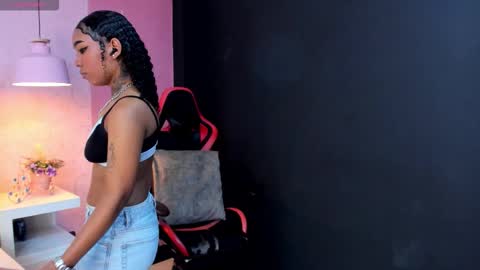 skylerbloom online show from October 13, 2:22 am