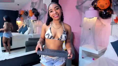 skylerbloom online show from October 25, 2:02 pm