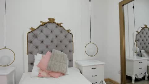 Skyler online show from March 5, 4:19 am