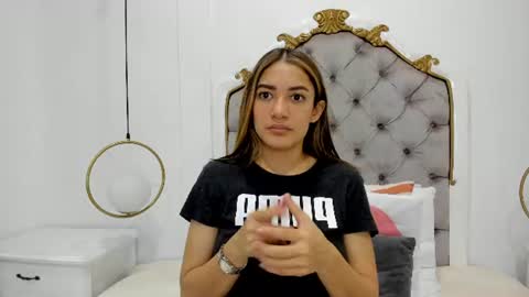Skyler online show from June 18, 3:51 am