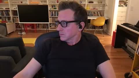 Skyline3371 online show from March 2, 4:14 am