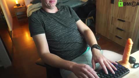 Snapshot of skylinebaby chatting on October 15, 5:57 pm skylinebaby online show from October 15, 5:57 pm