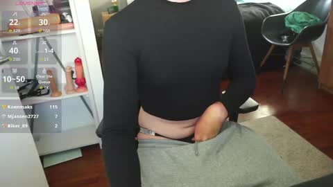 Snapshot of skylinebaby chatting on June 4, 5:08 pm skylinebaby online show from June 4, 5:08 pm