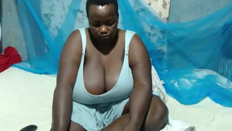 Snapshot of skylla07 chatting on June 2, 7:32 am sheliah online show from June 2, 7:32 am
