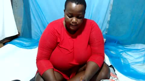 Snapshot of skylla07 chatting on July 13, 6:49 am sheliah online show from July 13, 6:49 am