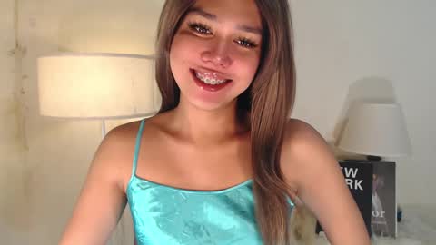 Snapshot of skyllerkent chatting on March 4, 11:11 pm Sky online show from March 4, 11:11 pm