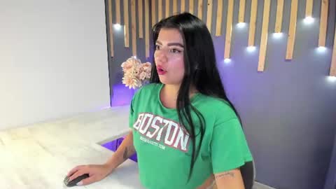 Snapshot of skymoon__ chatting on July 8, 1:04 pm skymoon__ online show from July 8, 1:04 pm