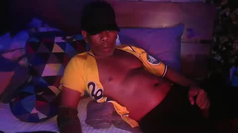 Snapshot of skyonetoo3 chatting on February 14, 11:10 am skyonetoo3 online show from February 14, 11:10 am