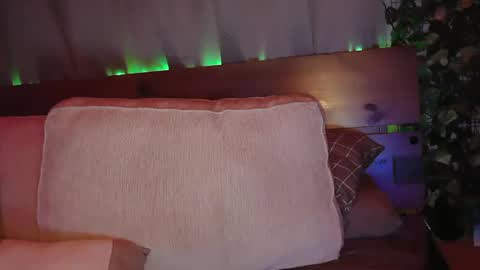 Snapshot of skyonetoo3 chatting on March 2, 4:42 pm skyonetoo3 online show from March 2, 4:42 pm