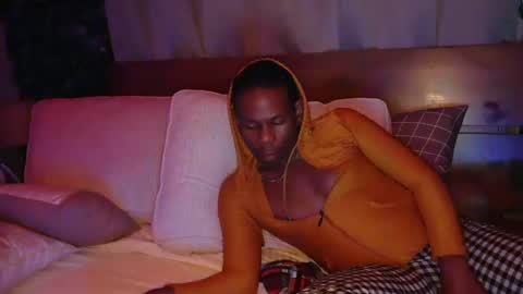 Snapshot of skyonetoo3 chatting on March 6, 5:57 am skyonetoo3 online show from March 6, 5:57 am