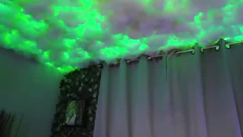 Snapshot of skyonetoo3 chatting on March 7, 12:23 pm skyonetoo3 online show from March 7, 12:23 pm