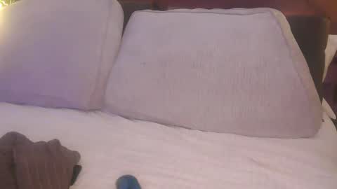 Snapshot of skyonetoo3 chatting on September 17, 7:15 pm skyonetoo3 online show from September 17, 7:15 pm