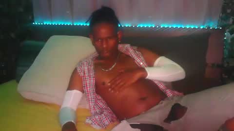 Snapshot of skyonetoo3 chatting on September 28, 1:27 pm skyonetoo3 online show from September 28, 1:27 pm