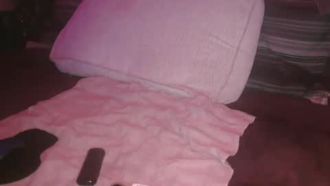 Snapshot of skyonetoo3 chatting on October 5, 11:13 pm skyonetoo3 online show from October 5, 11:13 pm