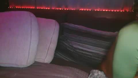 Snapshot of skyonetoo3 chatting on October 7, 3:04 am skyonetoo3 online show from October 7, 3:04 am