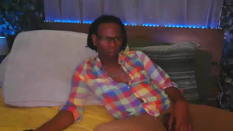 Snapshot of skyonetoo3 chatting on October 17, 2:59 am skyonetoo3 online show from October 17, 2:59 am