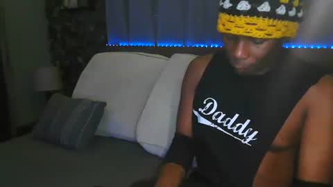 Snapshot of skyonetoo3 chatting on October 18, 1:52 am skyonetoo3 online show from October 18, 1:52 am