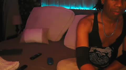 Snapshot of skyonetoo3 chatting on October 31, 5:30 am skyonetoo3 online show from October 31, 5:30 am