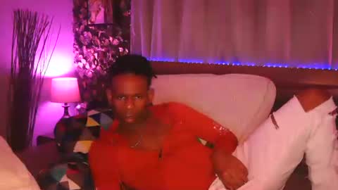 Snapshot of skyonetoo3 chatting on November 1, 10:45 pm skyonetoo3 online show from November 1, 10:45 pm